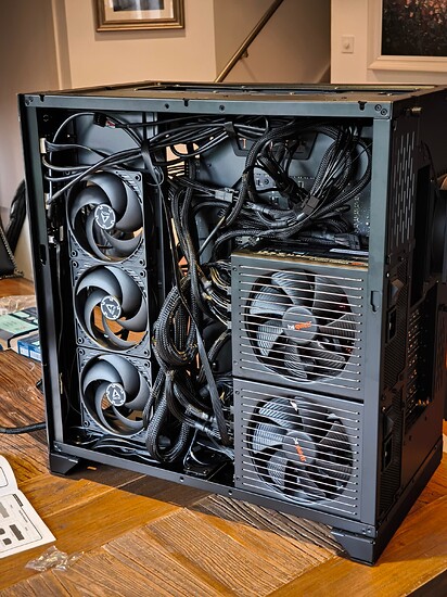 デシグアル Asus TRX50 7960x 128gb, dual optane, quad crucial t700s